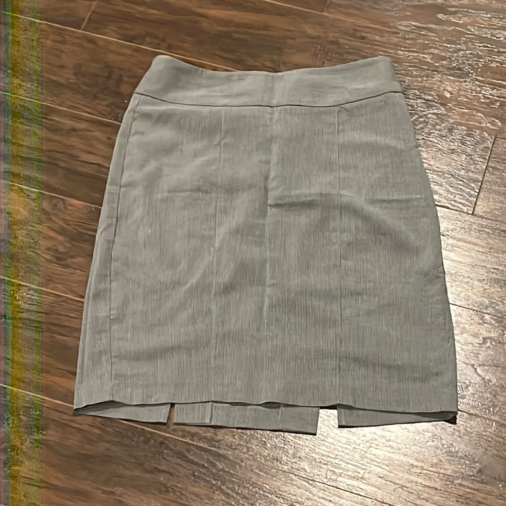 Gray pencil skirt with two slits in the back